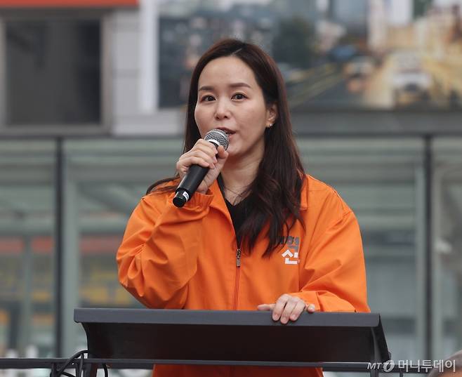 준석 대표가 이끄는 개혁신당의 비례대표 1번인 이주영 총괄선거대책위원장이 29일 "저는 군인이, 경찰이, 소방관과 의료인이,  기업인과 기술인이, 교사와 언론인 모두가 자신의 자리에서 영웅이 되는 나라를 꿈꾼다"고 밝혔다./사진=뉴스1