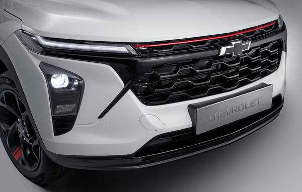 2025 쉐보레 트랙스 크로스오버 레드라인 사진 쉐보레