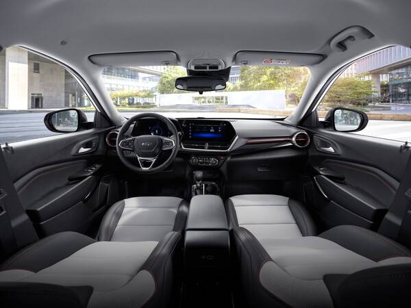 2025 쉐보레 트랙스 크로스오버 레드라인 사진 쉐보레