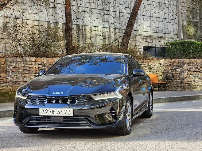 LPG업계가 현재 시범사업을 진행하고 있는 K5 LPG 하이브리드 차량 외관. 김성우 기자