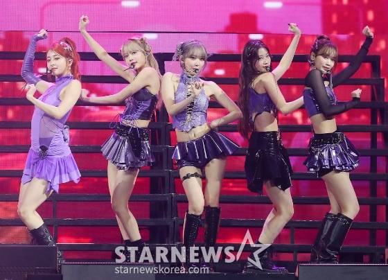 걸그룹 르세라핌(LE SSERAFIM)이 '2023 아시아 아티스트 어워즈 인 필리핀'(2023 Asia Artist Awards IN THE PHILIPPINES, 이하 '2023 AAA')에서 멋진 무대를 선보이고 있다. 르세라핌은 '2023 AAA'에서 AAA 베스트 아티스트, 베스트 퍼포먼스, 아시아셀러브리티 등 3관왕을 차지했다. /사진=김창현 기자