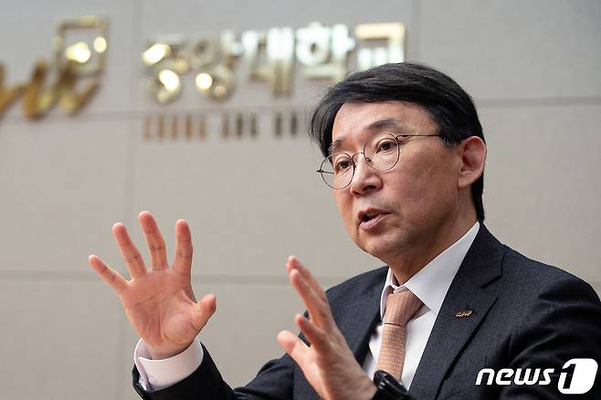 박상규 한국대학교육협의회장(중앙대 총장)이 28일 서울 동작구 중앙대학교에서 뉴스1과 인터뷰하고 있다. 2024.3.28/뉴스1 ⓒ News1 이승배 기자
