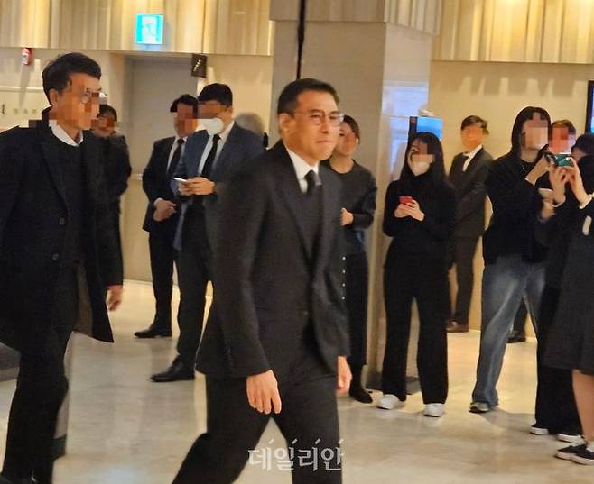조현문 전 효성 부사장이 지난달 30일 서울 서대문구 신촌세브란스병원 장례식장에 마련된 고(故) 조석래 효성 명예회장의 빈소에 들어서고 있다. 조 전 사장은 조석래 명예회장의 차남이다. ⓒ데일리안 정진주 기자