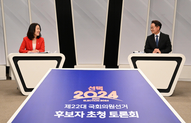 ▲ 강원도민일보와 춘천MBC가 공동주최한 제22대 국회의원선거 후보자 초청 토론회 춘천·철원·화천·양구 갑 선거구 편이 지난 28일 춘천MBC공개홀에서 생방송으로 진행됐다.  김정호