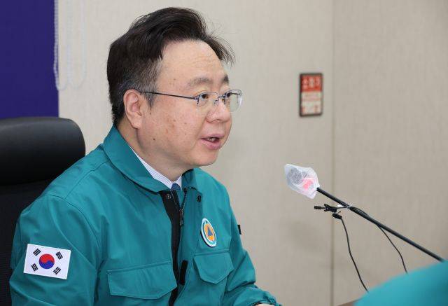 조규홍 보건복지부 장관이 25일 세종시 정부세종청사에서 열린 의사 집단행동 중앙재난안전대책본부 회의에서 발언하고 있다. 뉴시스