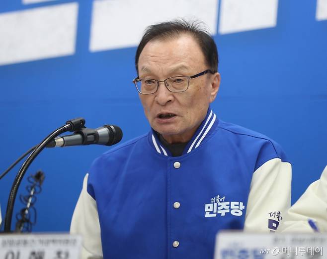 (성남=뉴스1) 김영운 기자 = 이해찬 더불어민주당 상임공동선거대책위원장이 29일 오전 경기 성남시 분당구 이광재 후보 선거사무실에서 열린 '더불어민주당 경기 현장 선거대책위원회의'에서 발언을 하고 있다. 2024.3.29/뉴스1  Copyright (C) 뉴스1. All rights reserved. 무단 전재 및 재배포,  AI학습 이용 금지. /사진=(성남=뉴스1) 김영운 기자