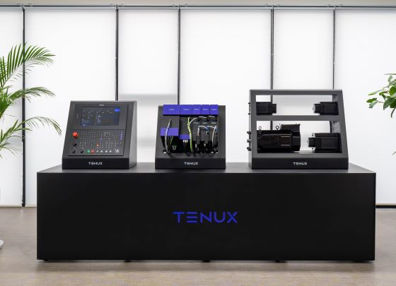 국산 CNC 시스템 '테눅스(TENUX)' 개발품