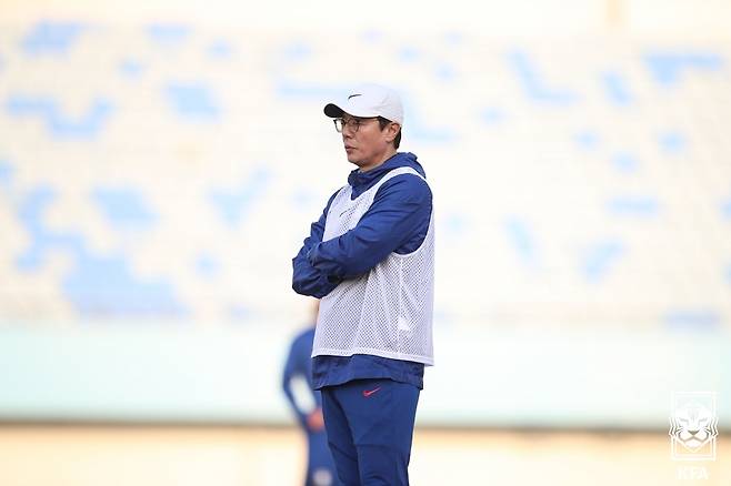 황선홍 감독이 이끄는 한국 올림픽 축구대표팀은 1일 오후 경기도 이천시에 위치한 이천종합운동장에서 국내훈련을 진행했다. 이번 훈련은 이달 중순 카타르에서 열리는 2024 아시아축구연맹(AFC) 카타르 U-23 아시안컵 겸 2024 파리 올림픽 최종예선을 대비한 국내훈련이다. 사진 대한축구협회