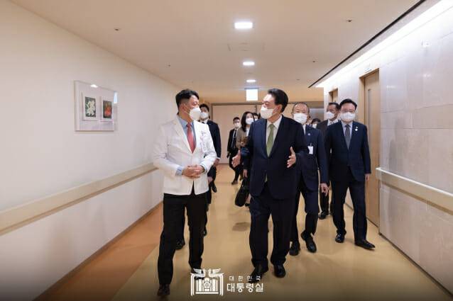 대전지역 2차 병원인 유성선병원을 방문한 윤석열 대통령의 모습. (사진=대통령실)