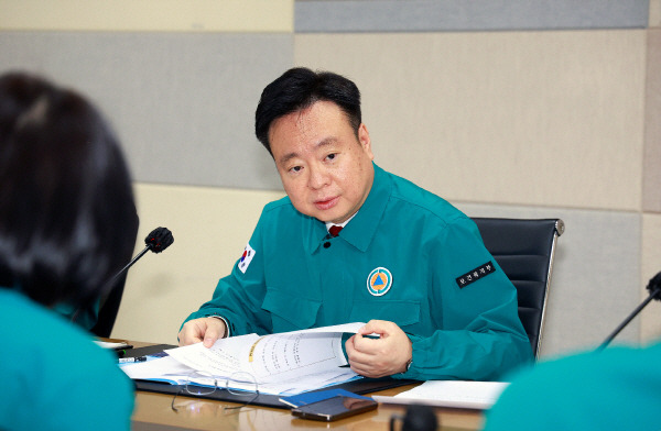 조규홍 보건복지부 장관이 2일 열린 의사 집단행동 중앙사고수습본부 회의를 주재하고 있다. 연합뉴스