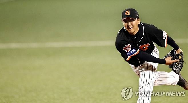 염종석의 현역 마지막 해 2008년 투구 모습. [사진 = 연합뉴스]