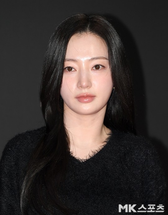 배우 송하윤이 학폭(학교 폭력) 여배우로 지목된 가운데, 소속사 측이 입장을 밝혔다. 사진=천정환 기자