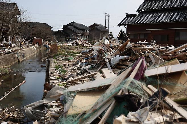 지난 31일 일본 이시카와현 노토정에서 지진으로 발생한 잔해들. [AFP]