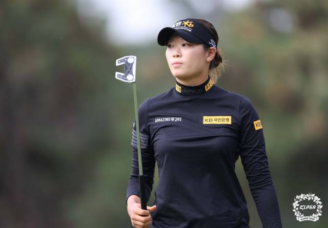 방신실은 헤드 양끝이 뒤로 뻗은 윙백 말렛 퍼터(스코티카메론 팬텀 X 5S)를 사용 중이다. 사진 제공=KLPGA