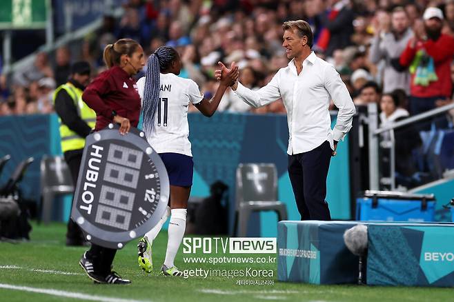 ▲ 에르베 르나르 감독은 현재 프랑스 여자 축구대표팀을 맡고 있다. 오는 2024 파리 올림픽을 끝으로 새로운 도전을 선언했다.