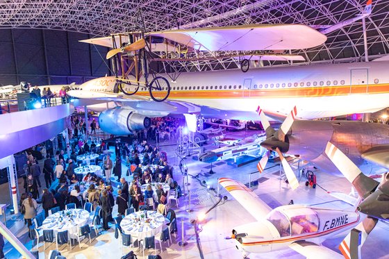 랑데부 프랑스 박람회를 개최한 툴루즈에는 항공기 제조업체 에어버스 본사가 있다. 3월 25일 저녁에는 툴루즈공항 인근 항공박물관에서 환영 행사를 열었다.
