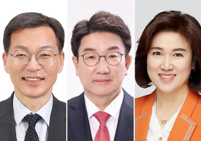 제22대 국회의원선거 강릉선거구에 출마한 후보들. 왼쪽부터 더불어민주당 김중남, 국민의힘 권성동, 개혁신당 이영랑 후보. 연합뉴스