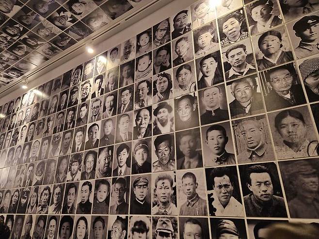 제주 4·3 평화기념관에 전시돼있는 희생자들의 영정사진
