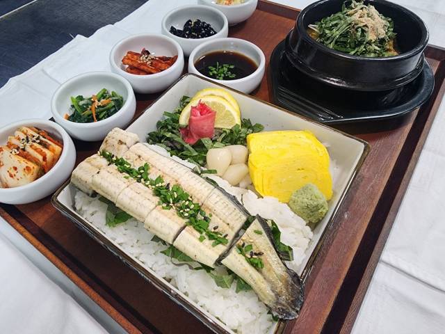 힘이 불끈 솟게 하는 골프존카운티 선운CC의 장어덮밥.