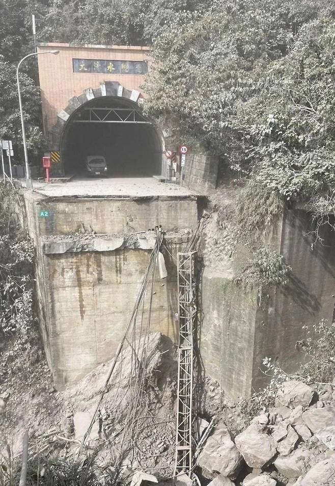 소실된 대만 고속도로 [야후 대만 캡처. 재판매 및  DB금지]