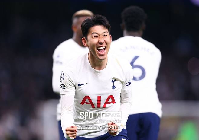 ▲ 영국 프리미어리그는 4일(한국시간) 공식 홈페이지를 통해 3월 이달의 선수 후보 7명을 발표했다. 후보 명단에는 토트넘 홋스퍼의 손흥민을 포함해 벤 화이트(아스날), 앙투안 세메뇨(본머스), 콜 파머(첼시), 로드리고 무니스(풀럼), 알렉시스 맥 알리스터(리버풀), 알렉산드르 이삭(뉴캐슬 유나이티드)이 함께 이름을 올렸다.