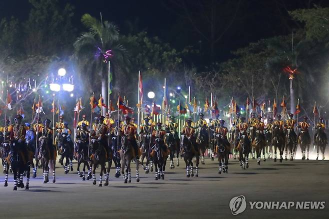 미얀마 네피도서 열린 미얀마군 열병식 [AP 연합뉴스 자료사진. 재판매 및 DB 금지]