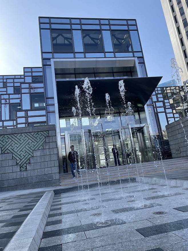 LG트윈타워 앞 분수대. 사진=LG