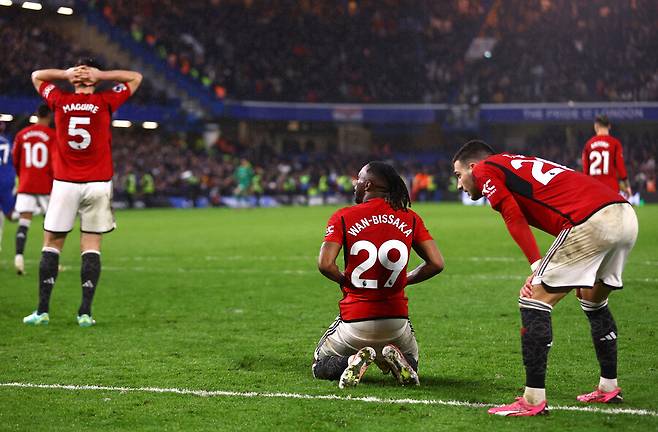 ▲ 맨체스터 유나이티드는 5일(한국시간) 영국 런던 스탬포드 브릿지에서 열린 2023-24 잉글랜드 프리미어리그 31라운드에서 후반 추가 시간에만 두 골을 허용하고 3-4로 무릎을 꿇었다. ⓒ연합뉴스/Reuters