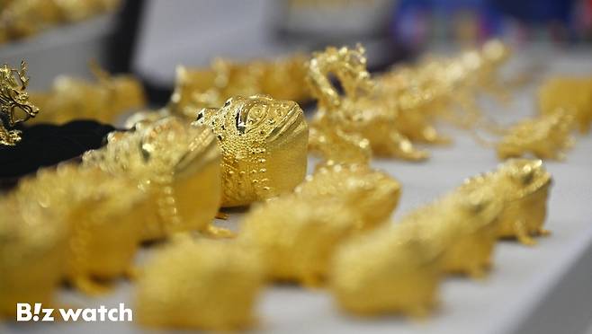 국제 금값이 온스당 2300달러를 돌파했다. 사진은 5일 한국금거래소의 금두꺼비 모습./사진=이명근 기자 qwe123@