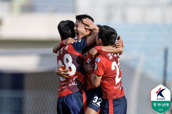 득점 후 포효하는 정치인(가운데). 사진 프로축구연맹