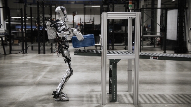 피규어AI가 공개한 휴머노이드 로봇 ‘피규어01’ 모습. 이 로봇은 BMW의 미국 사우스캐롤라이나 공장에 시범 투입될 예정입니다. 피규어AI