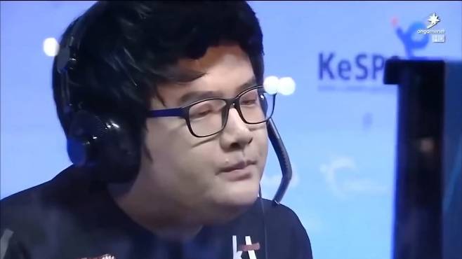 사진은 '페이커' 이상혁에게 솔로킬을 당한 후 패배를 직감한 듯한 '류' 유상욱의 표정. /사진=온게임넷 유튜브 영상 갈무리