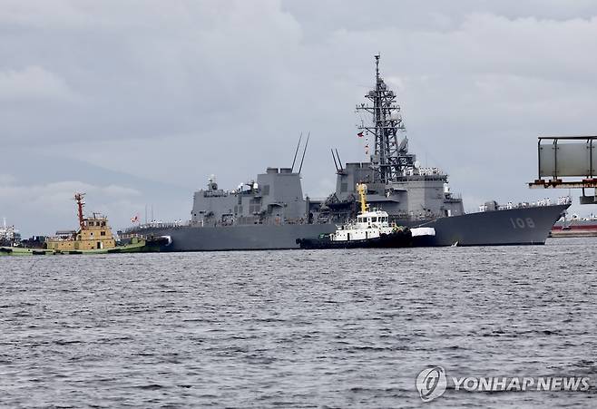 일본 해상자위대 구축함 아케보노함 지난해 10월 2일(현지시간) 일본 해상자위대 구축함 아케보노함이 팔리핀 마닐라항에 정박을 준비하고 있다. 2024.4.6
[EPA 연합뉴스 자료사진, 재판매 및 DB 금지]