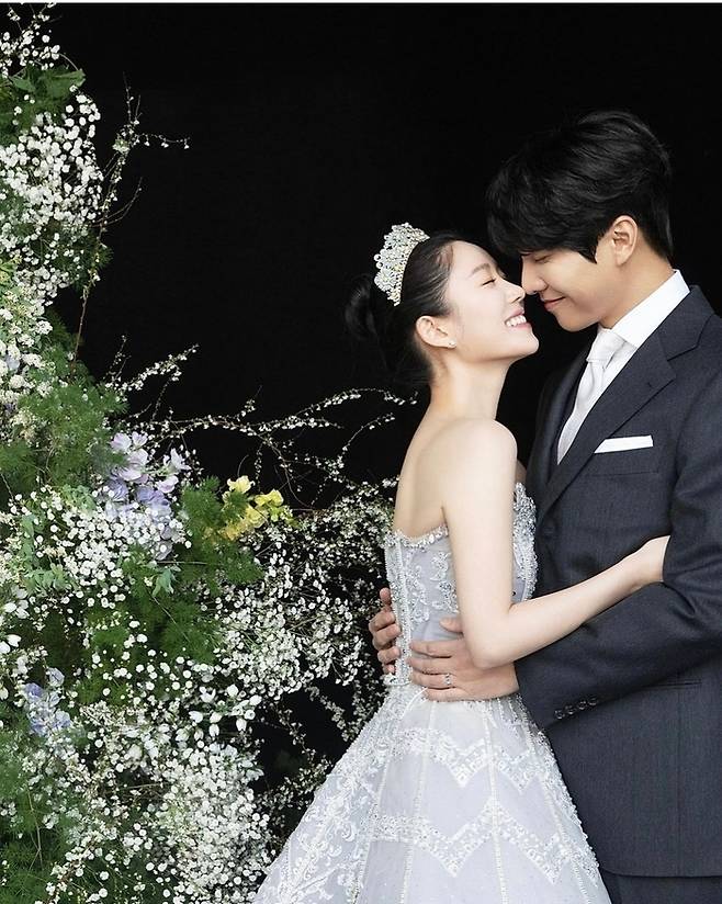 이다인과 이승기 결혼사진. 사진 | 이다인 개인 채널