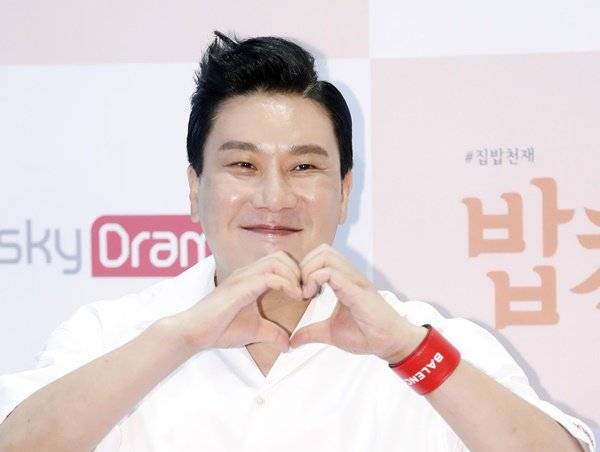 이상민이 채권자와 작별인사를 했다. 지난 2019년 6월 서울 마포구 상암동 DDMC에서 열린 스카이드라마(skyDrama) 채널 신규 예능 프로그램 '밥친구' 제작발표회에 참석한 방송인 이상민./사진=뉴스1