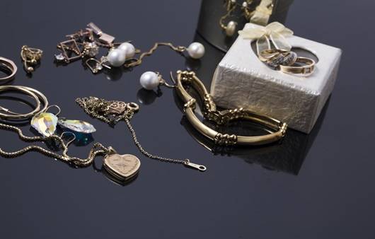 안전성이 검증되지 않은 귀금속은 중금속 중독을 유발할 수 있다｜출처: 게티이미지뱅크