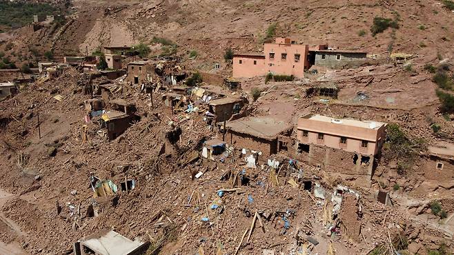 14일 강진으로 파괴된 모로코 아르헨 산골 마을./로이터 뉴스1