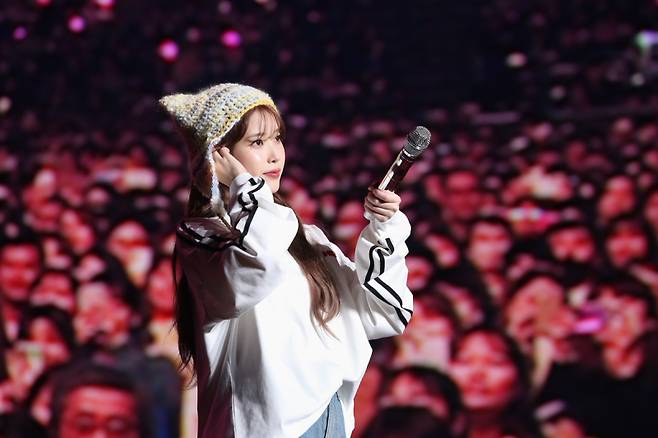 아이유. (사진=이담엔터테인먼트 제공)