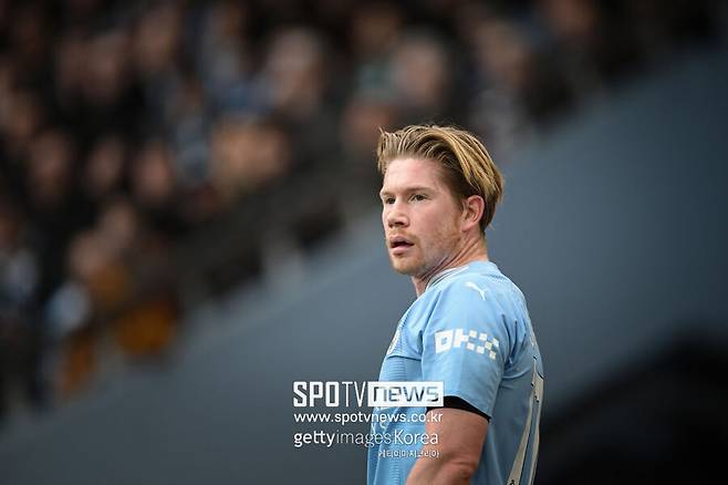 ▲ 잉글랜드 대표팀 출신 조 콜은 스포츠 매체 ‘TNT스포츠’와 인터뷰에서 “다른 선수들보다 훨씬 더 위에 있다고 생각한다. 프랭크 램파드, 폴 스콜스, 스티븐 제라드를 모두 포함해도 더 브라위너가 낫다”라고 말했다. 더 브라위너는 프리미어리그 우승은 물론이고 유럽축구연맹(UEFA) 챔피언스리그 제패에 성공했다. 프리미어리그 통산 253경기 67골 108도움을 기록하고 있고, 플레이메이커상(도움왕)을 세 차례나 수상했다