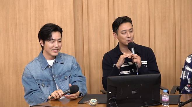 왼쪽부터 이무생 주지훈 (사진=SBS 파워FM ‘두시탈출 컬투쇼’ 캡처)