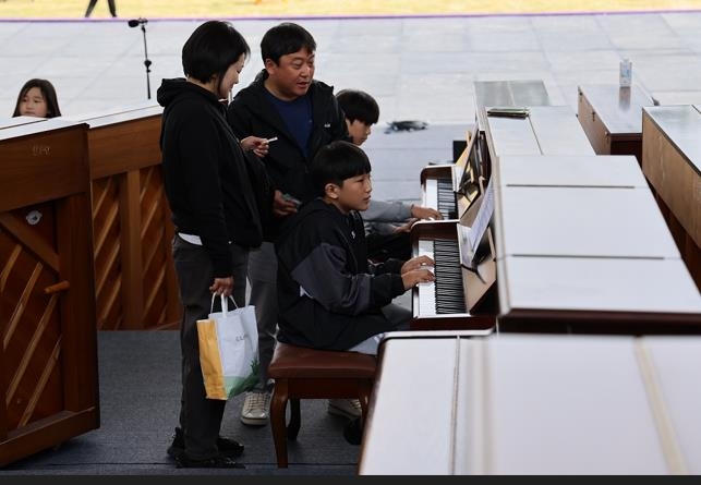 피아노 축제 참가자  [신안군 제공·재판매 및 DB 금지]