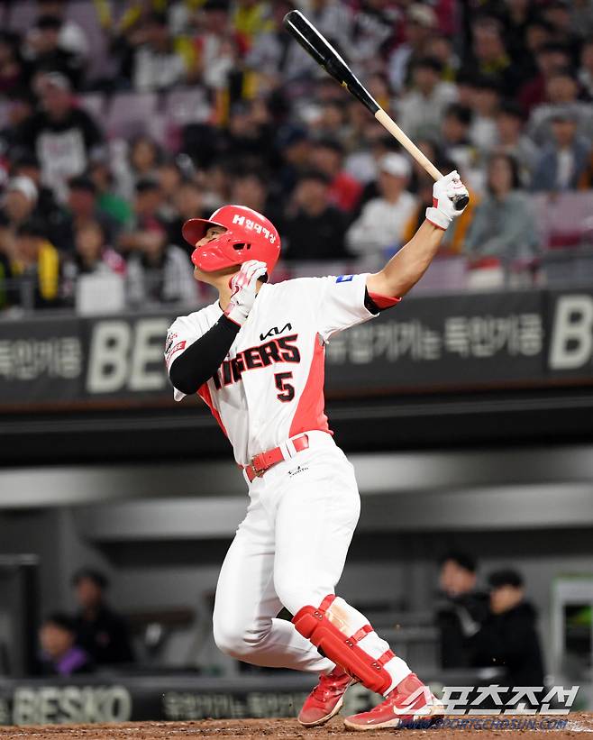 11일 광주 기아챔피언스필드에서 열린 KIA 타이거즈와 LG 트윈스의 경기. KIA 김도영이 타격하고 있다. 광주=박재만 기자pjm@sportschosun.com/2024.04.11/