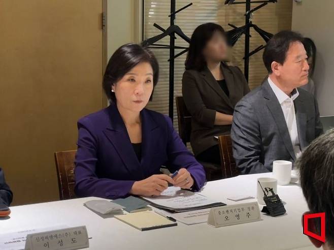 오영주 중소벤처기업부 장관이 11일 서울 광화문에서 열린 '중소기업-유학생 연계방안 자문간담회'에서 발언하고 있다. [사진=염다연기자]