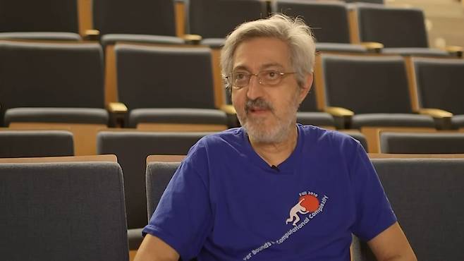 이스라엘 수학자 에이비 위그더슨 미국 프린스턴고등연구소 교수가 컴퓨터과학 부문의 노벨상이라 불리는 '튜링상'을 수상했다. /유튜브 캡쳐