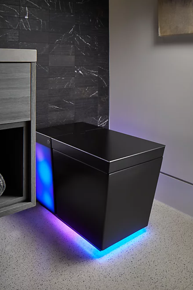 욕실용품 회사 Kohler가 출시한 약 8600달러(약 1100만원) 상당의 스마트 변기 ‘Numi 2.0’은 스스로 자외선 살균 청소, 맞춤형 비데 설정, 온열 시트, 배경음악 재생 등의 기능을 갖추고 있다. [출처=Kohler]