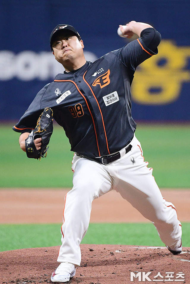 류현진은 11일 잠실 두산전에서 KBO 통산 99승을 정조준한다. 사진=김영구 기자