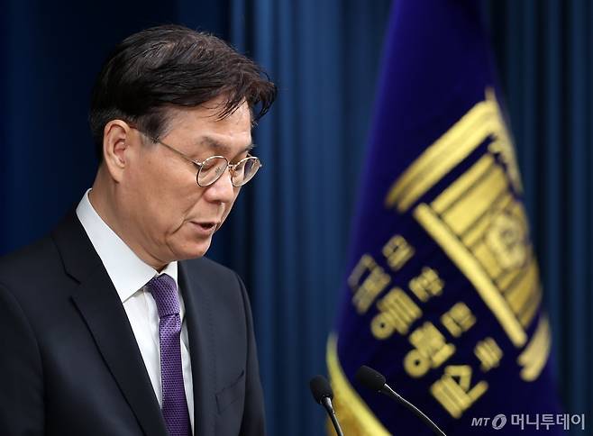 (서울=뉴스1) 오대일 기자 = 이관섭 대통령비서실장이 11일 용산 대통령실 청사 브리핑룸에서 22대 총선 결과와 관련한 입장을 발표하고있다. 2024.4.11/뉴스1  Copyright (C) 뉴스1. All rights reserved. 무단 전재 및 재배포,  AI학습 이용 금지. /사진=(서울=뉴스1) 오대일 기자