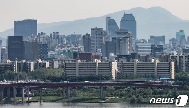 8일 오후 서울 강남구 압구정동 재건축 예정 아파트 단지 모습. 2023.5.8/뉴스1 ⓒ News1 이재명 기자