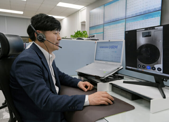 삼성전자서비스 컨택센터 상담사가 HRM 원격 상담을 진행하는 모습(사진=삼성전자서비스)