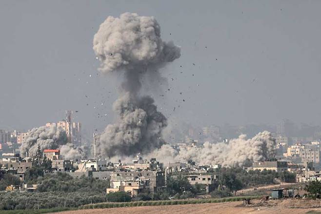 이스라엘 남부 스데로트에서 지난해 10월23일(현지 시각) 촬영한 가자지구 북부의 모습 ⓒAFP 연합